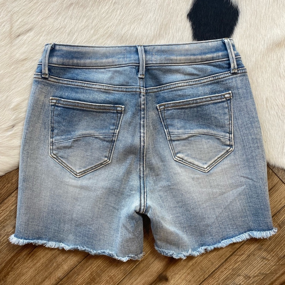 Driftwood distressed denim shorts - Picture 8 of 10
